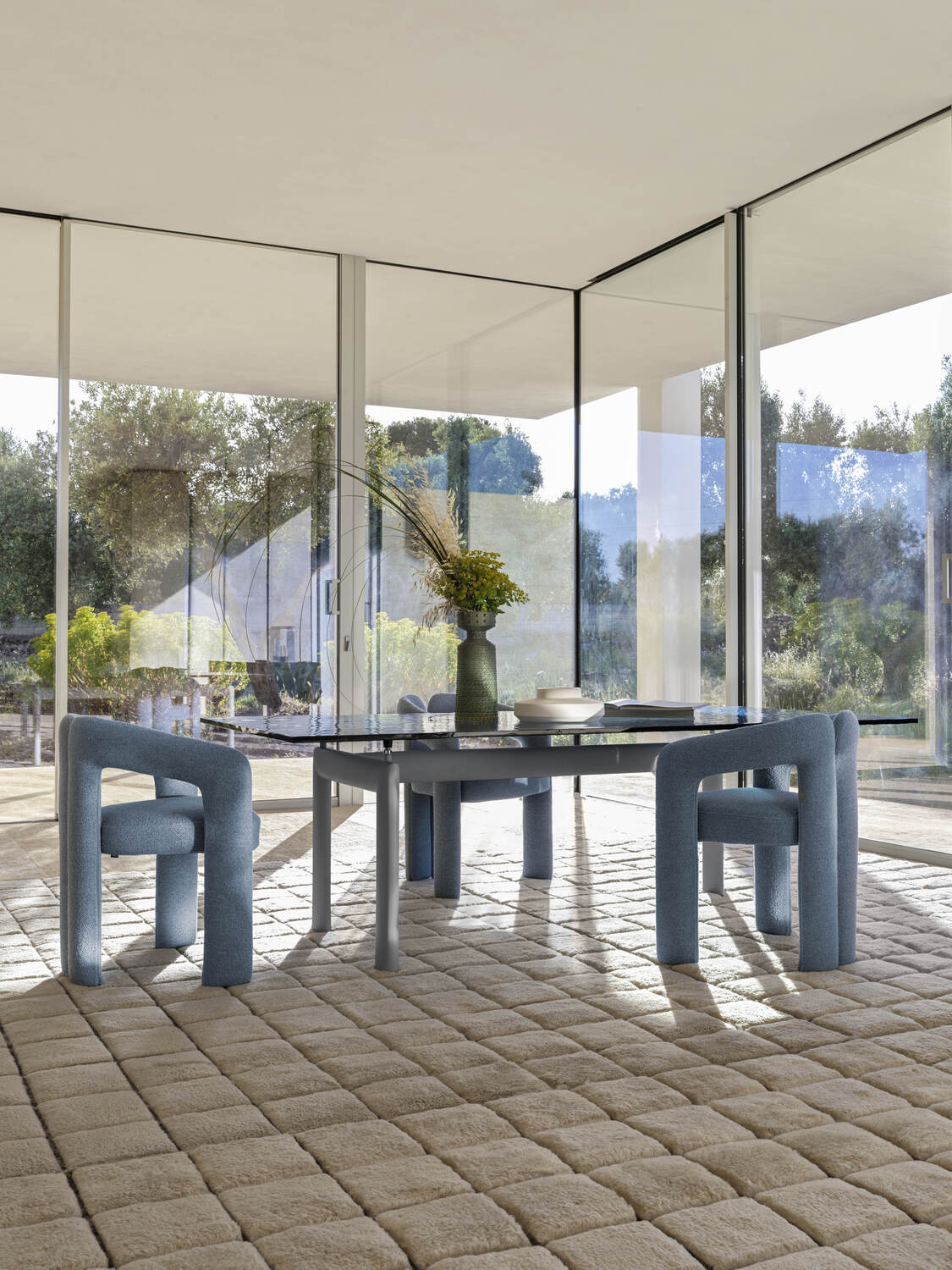 1 a villa and its garden dining