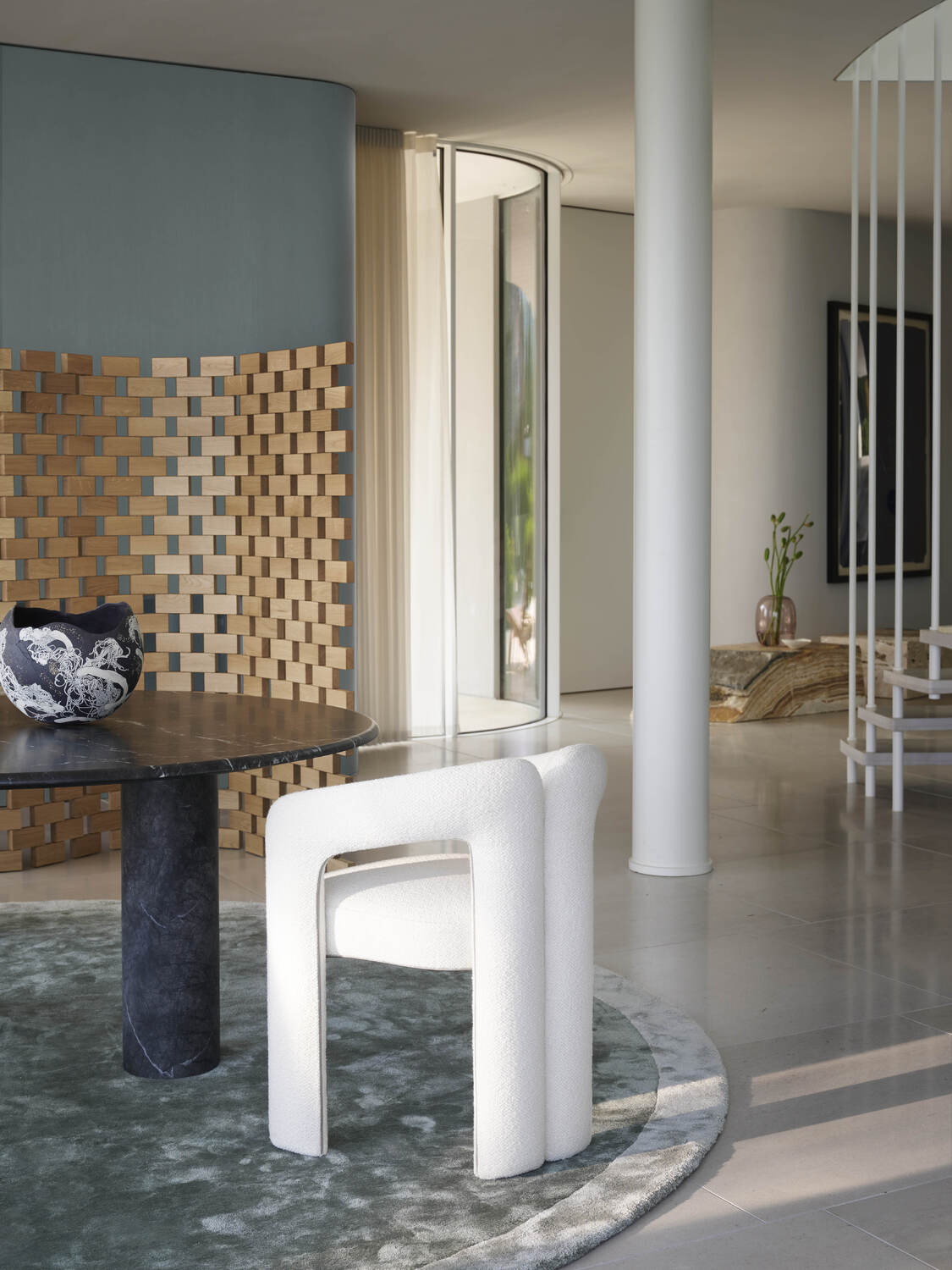 8 a villa and its garden dining